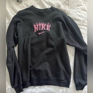Crewneck with Nike embroidery